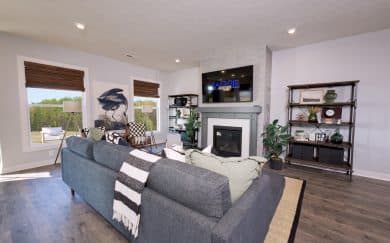 Teton Farmhouse - Goldfinch Cove - Evansville, IN