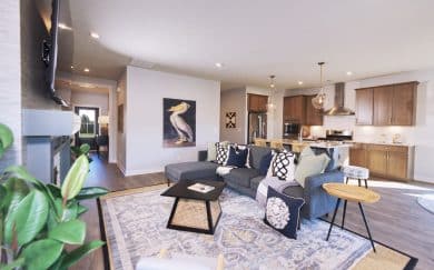 Teton Farmhouse - Goldfinch Cove - Evansville, IN