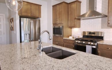 Teton Farmhouse - Goldfinch Cove - Evansville, IN