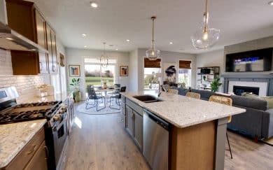 Teton Farmhouse - Goldfinch Cove - Evansville, IN