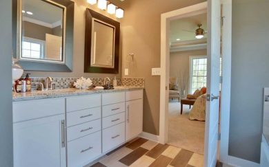 Ronald Reagan Master Bathroom