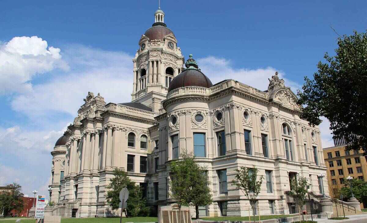 A Courthouse Stands at the Center of a Bustling City in Evansville, IN
